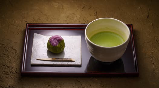 お抹茶〈生菓子つき〉